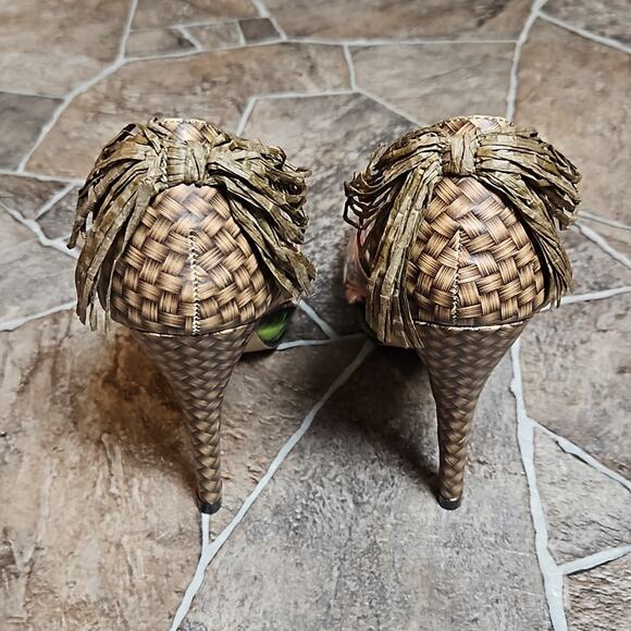 New in Box Iron Fist Tiki Toes Peep Toe Platform Heels Sz 5 - Picture 6 of 16